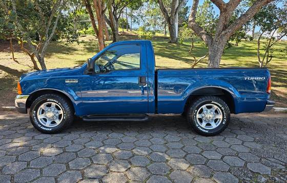 FORD F-250 4.2 XLT 4X2 CS TURBO INTERCOOLER DIESEL 2P MANUAL FORD F-250 4.2 XLT 4X2 CS TURBO INTERCOOLER DIESEL 2P MANUAL
